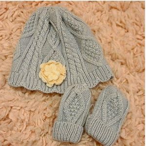 New Baby hat and gloves set